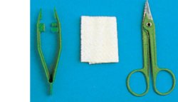 SET PER RIMOZIONE SUTURE CONFEZIONATO IN BLISTER RIGIDO, CONTENENTE FORBICE, PINZA E GARZA - farmanauta.it