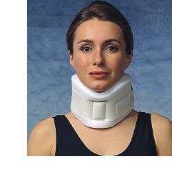 COLLARE CERVICALE IN GOMMAPIUMA DA 7,5CM MISURA UNIVERSALE BIANCO - farmanauta.it