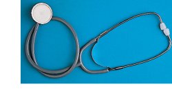 FONENDOSCOPIO LEGGERO PIATTO CON MEMBRABA ARCHETTO BIAURICOLARE PER AUSCULTAZIONE CON MOLLA ESTERNA - farmanauta.it
