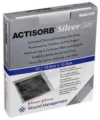ACTISORB SILVER MEDICAZIONE IN CARBONE ATTIVO CON ARGENTO 10,5X10,5 CM 3 PEZZI - farmanauta.it
