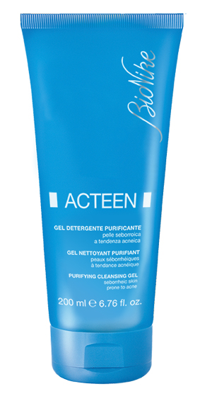 AKNET GEL DETERGENTE PURIFICANTE 200 ML - farmanauta.it