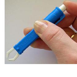 PINZETTA TOGLI ZECCHE IN PLASTICA BLISTER SINGOLO - farmanauta.it